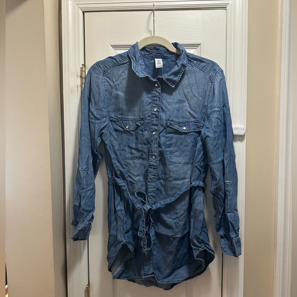 H&M MAMA Chambray Belted Button Down Shirt L